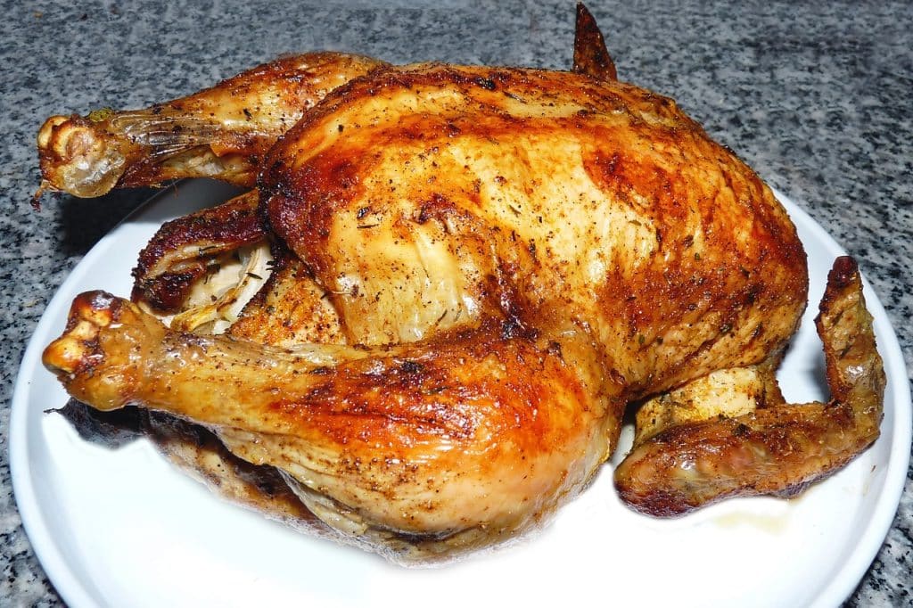 un poulet rôti croustillant